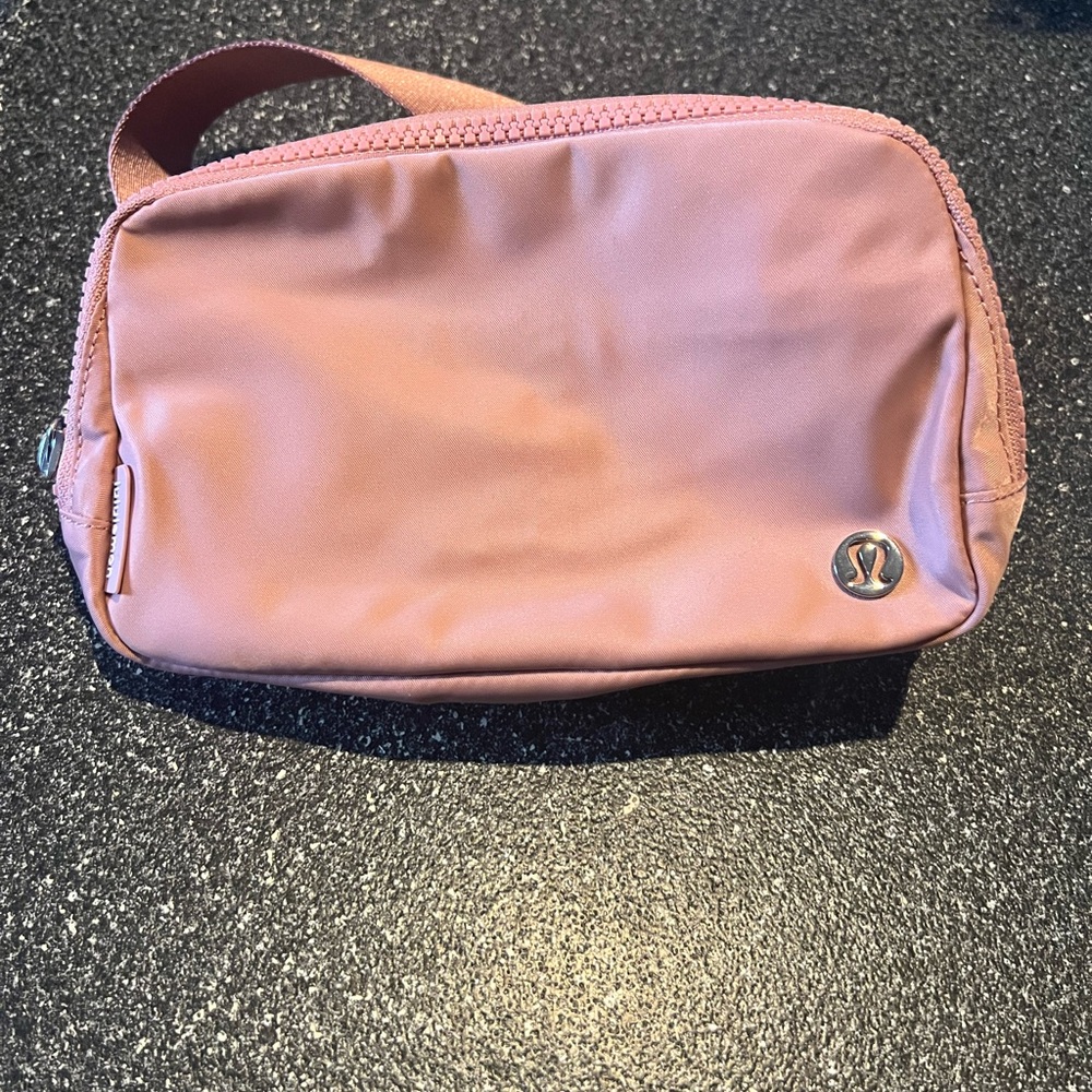 NWOT lululemon Rose Pink Belt Bag